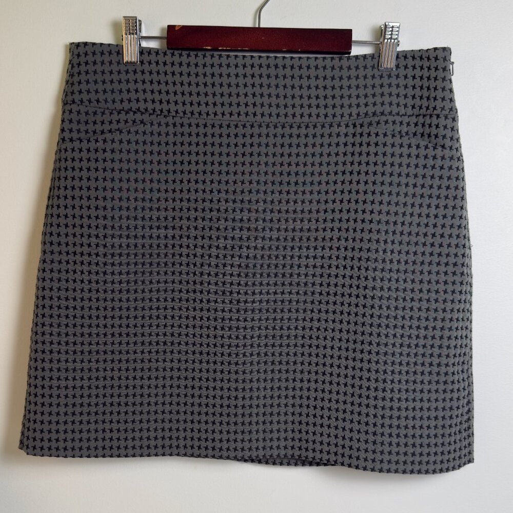 Loft Gray & Black Mini Skirt (size 8)